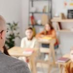 Szkoła pod lupą: praktyczny przewodnik, jak rozpoznać wysoki poziom nauczania