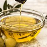 Zdrowie na łyżce: po jakie oleje sięgać na co dzień