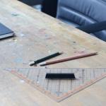 Stół bez rys: sprytne patenty na ochronę blatu przed kredkami i długopisem